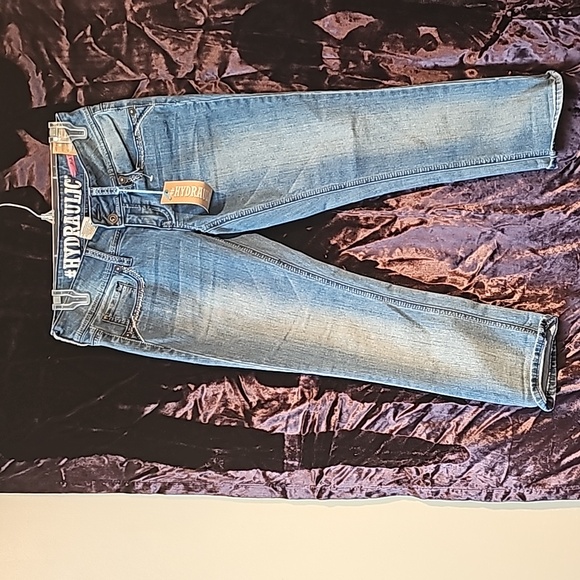 Womens Hydraulic Capris Size 7/8 w/tags - Picture 1 of 2